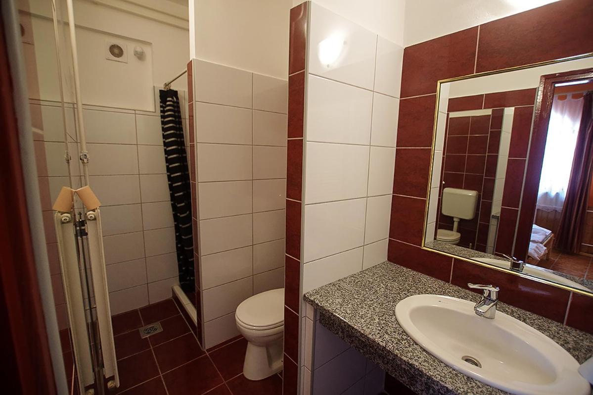 Kispipa Panzio Bed & Breakfast Szombathely Exterior photo
