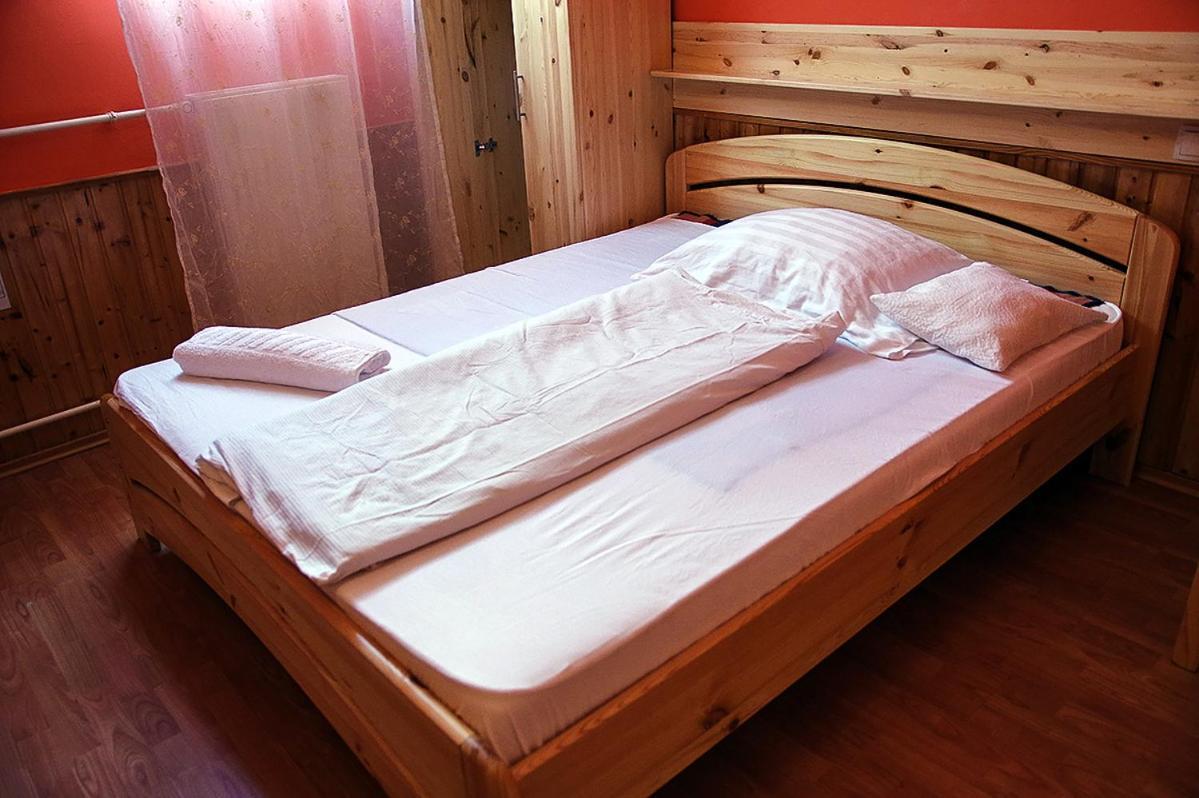 Kispipa Panzio Bed & Breakfast Szombathely Exterior photo