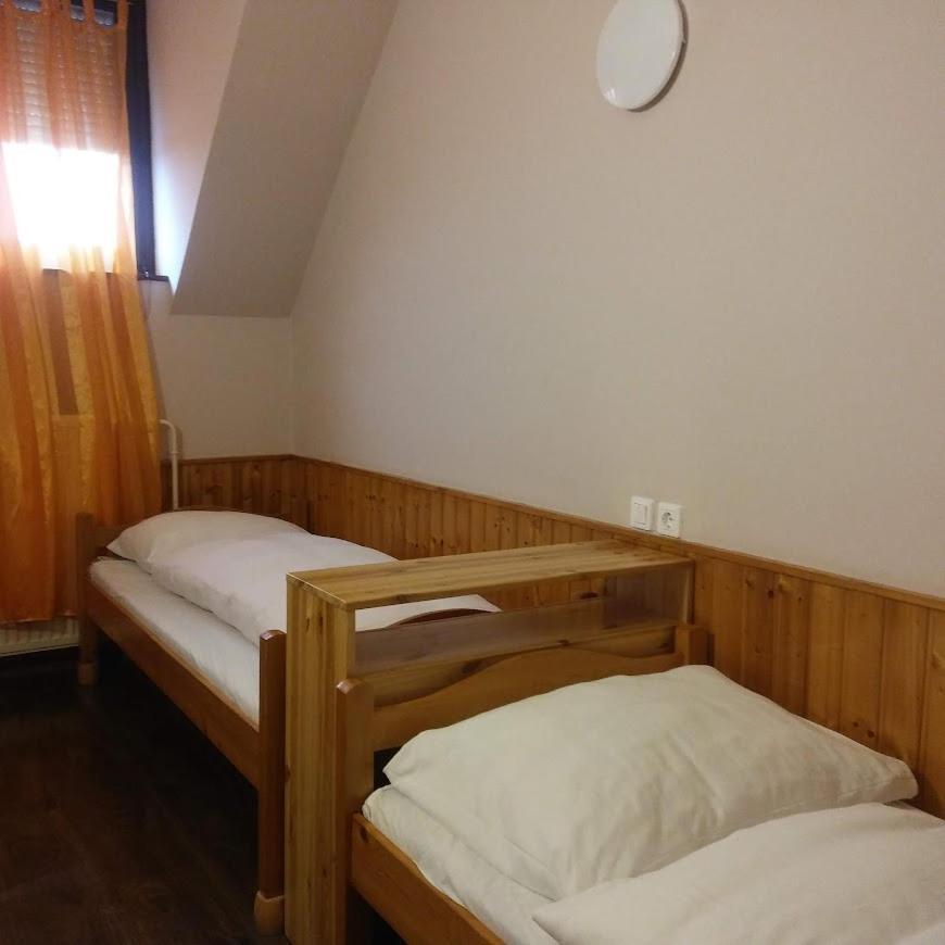 Kispipa Panzio Bed & Breakfast Szombathely Exterior photo