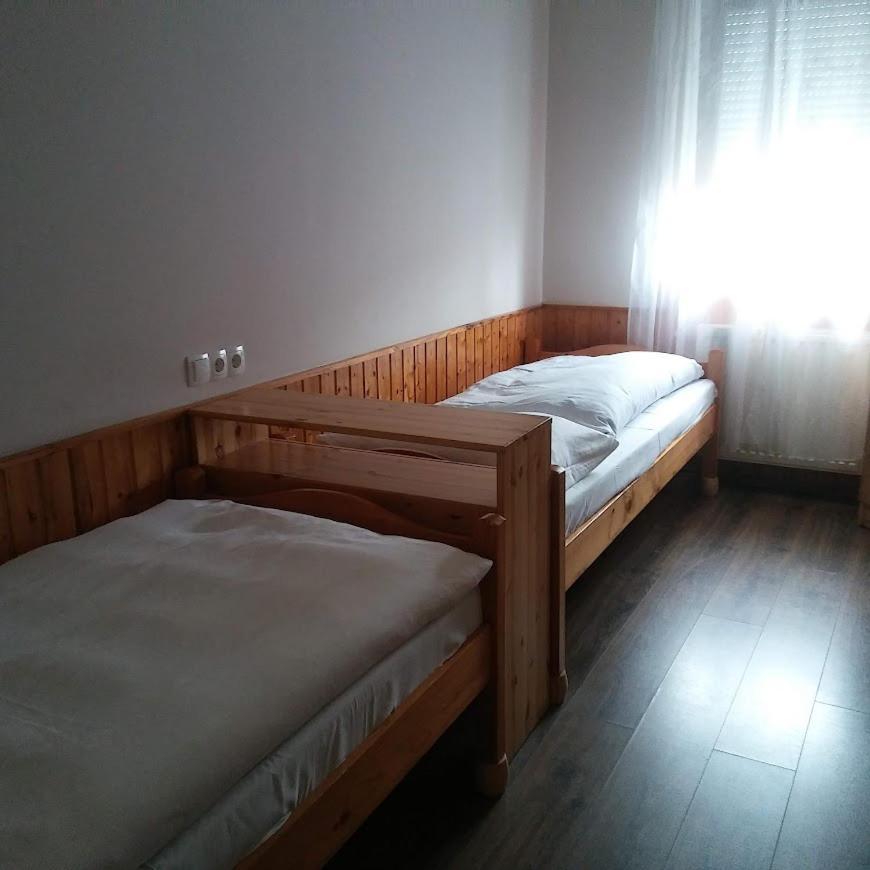 Kispipa Panzio Bed & Breakfast Szombathely Exterior photo