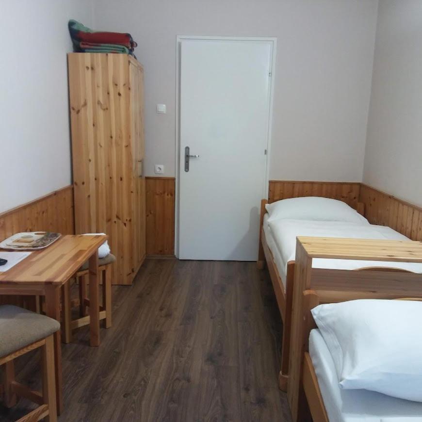 Kispipa Panzio Bed & Breakfast Szombathely Exterior photo