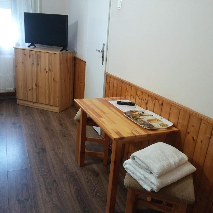 Kispipa Panzio Bed & Breakfast Szombathely Exterior photo