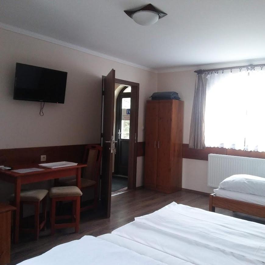 Kispipa Panzio Bed & Breakfast Szombathely Exterior photo